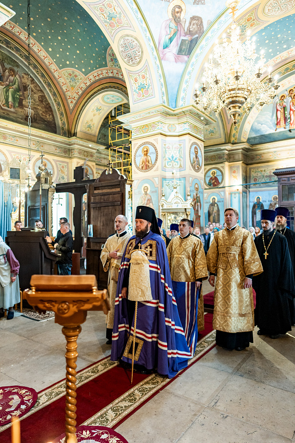 Архиерейское богослужение в Михаило-Архангельском храме села Михайловского г.о. Домодедово